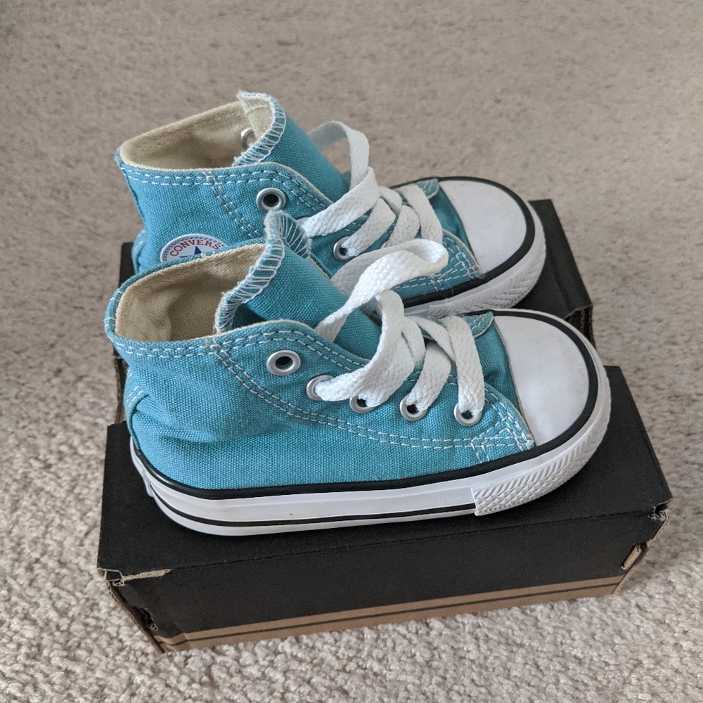 Converse - Picture 3 of 4